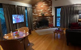 Woodlands Rainforest Retreat